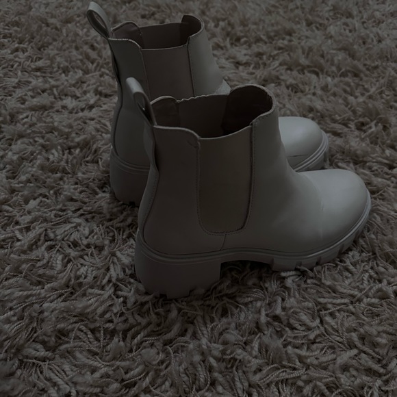 COPY - Steve Madden white booties! - Picture 4 of 5